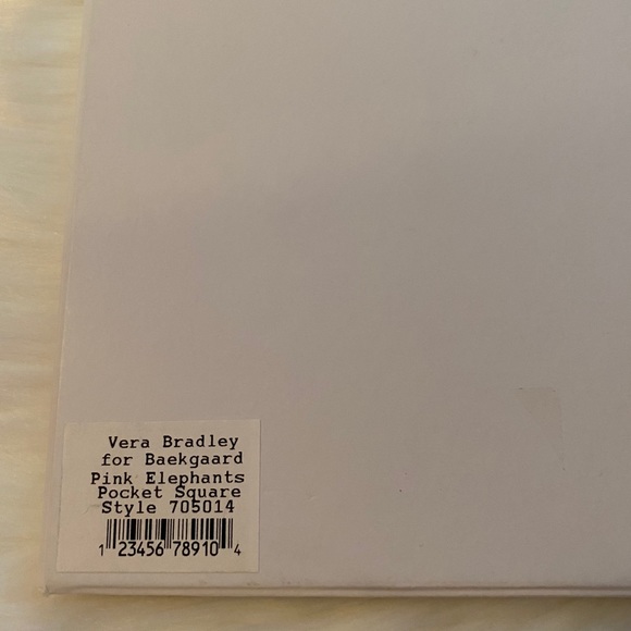 Baekgaard Vera Bradley elephant pocket square - Picture 3 of 3